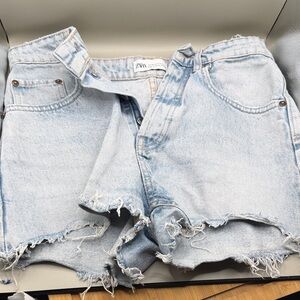 Zara denim shorts - size 2